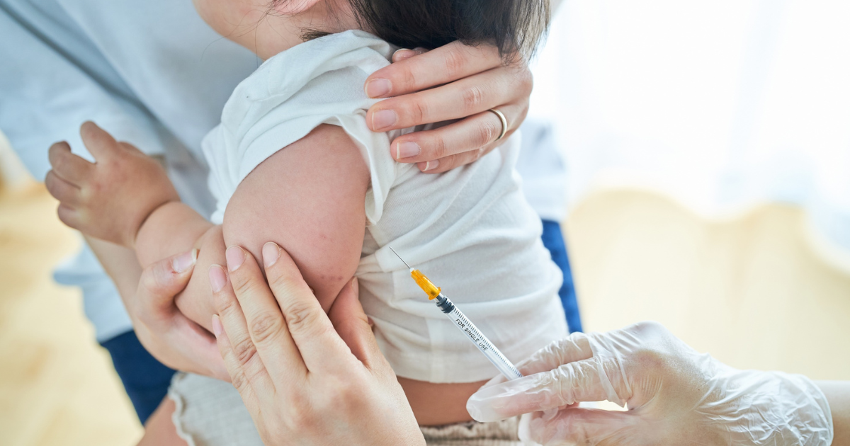 予防接種後の乳児発熱と副反応、受診目安を知って安心の育児へ