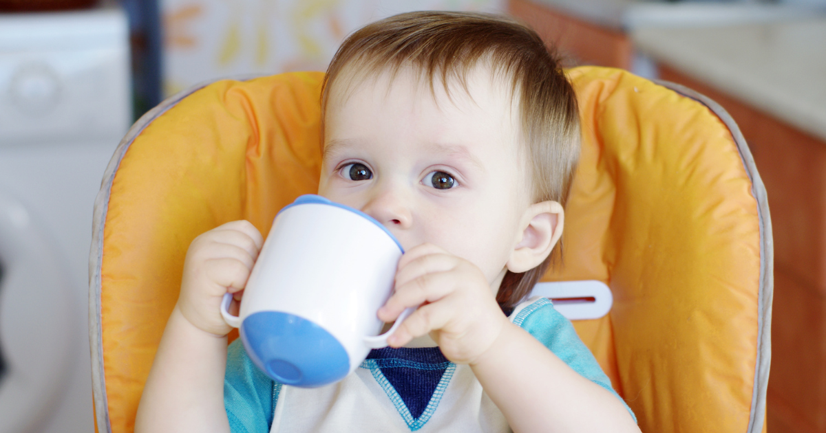 離乳食に白湯は必要？赤ちゃんの水分補給と安心のポイント