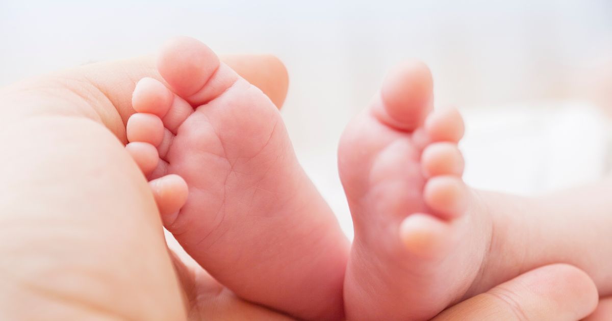 赤ちゃんが生まれたら行う手続きまとめ。出生届から医療費助成まで